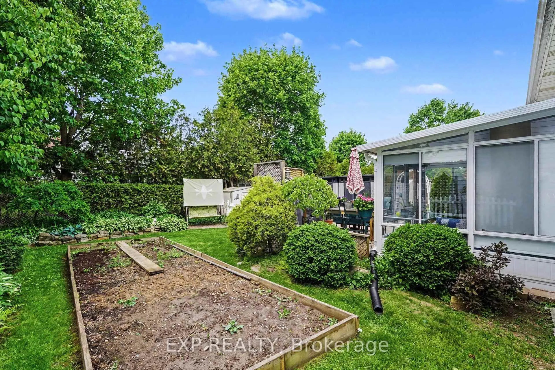 Photo 30 of 47 Langholm Crescent, Ottawa, Barrhaven - Pheasant Run — HOMEH