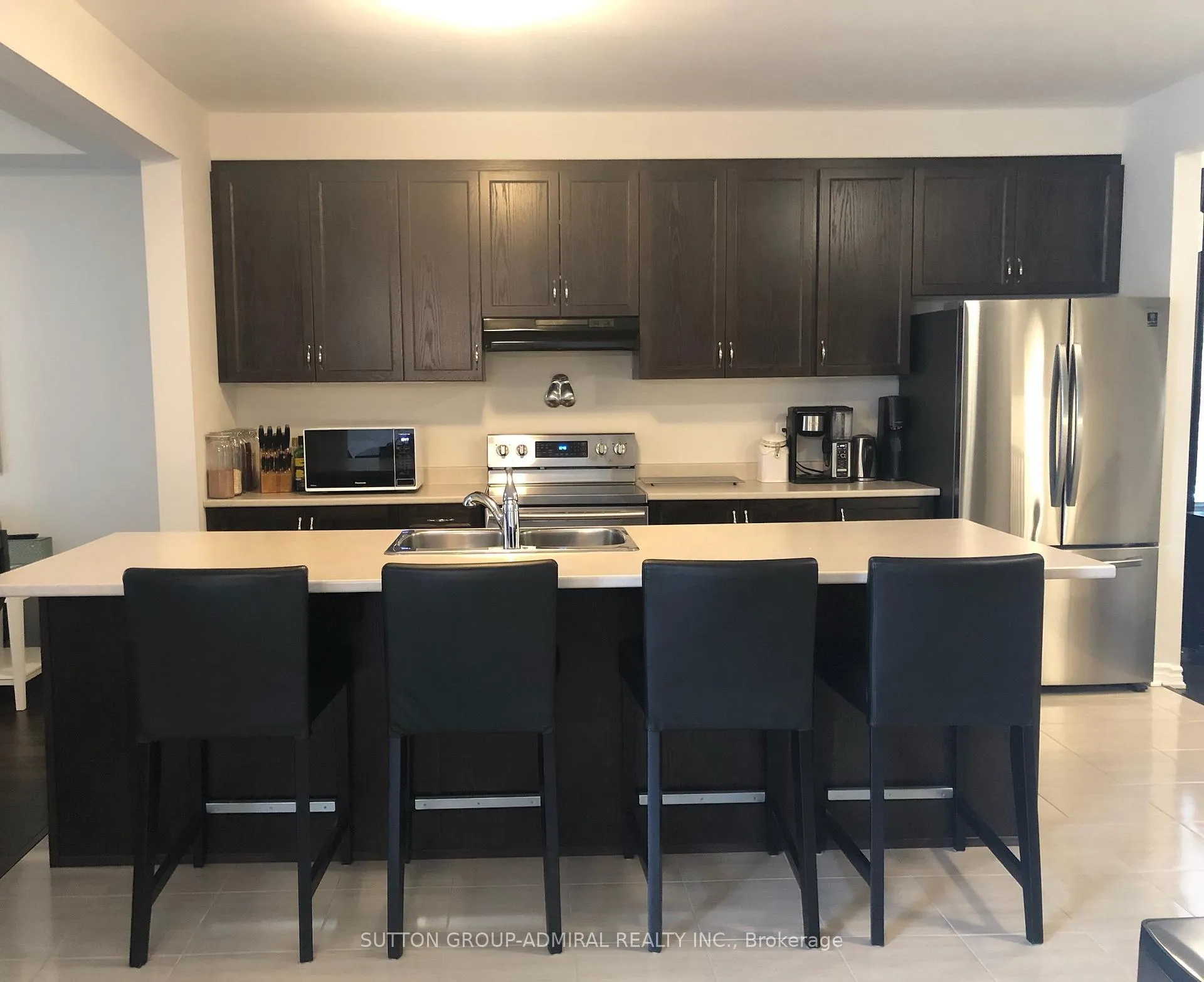 Photo 5 of 706 Brittanic Road, Ottawa, Kanata - Emerald Meadows/Trailwest — HOMEH