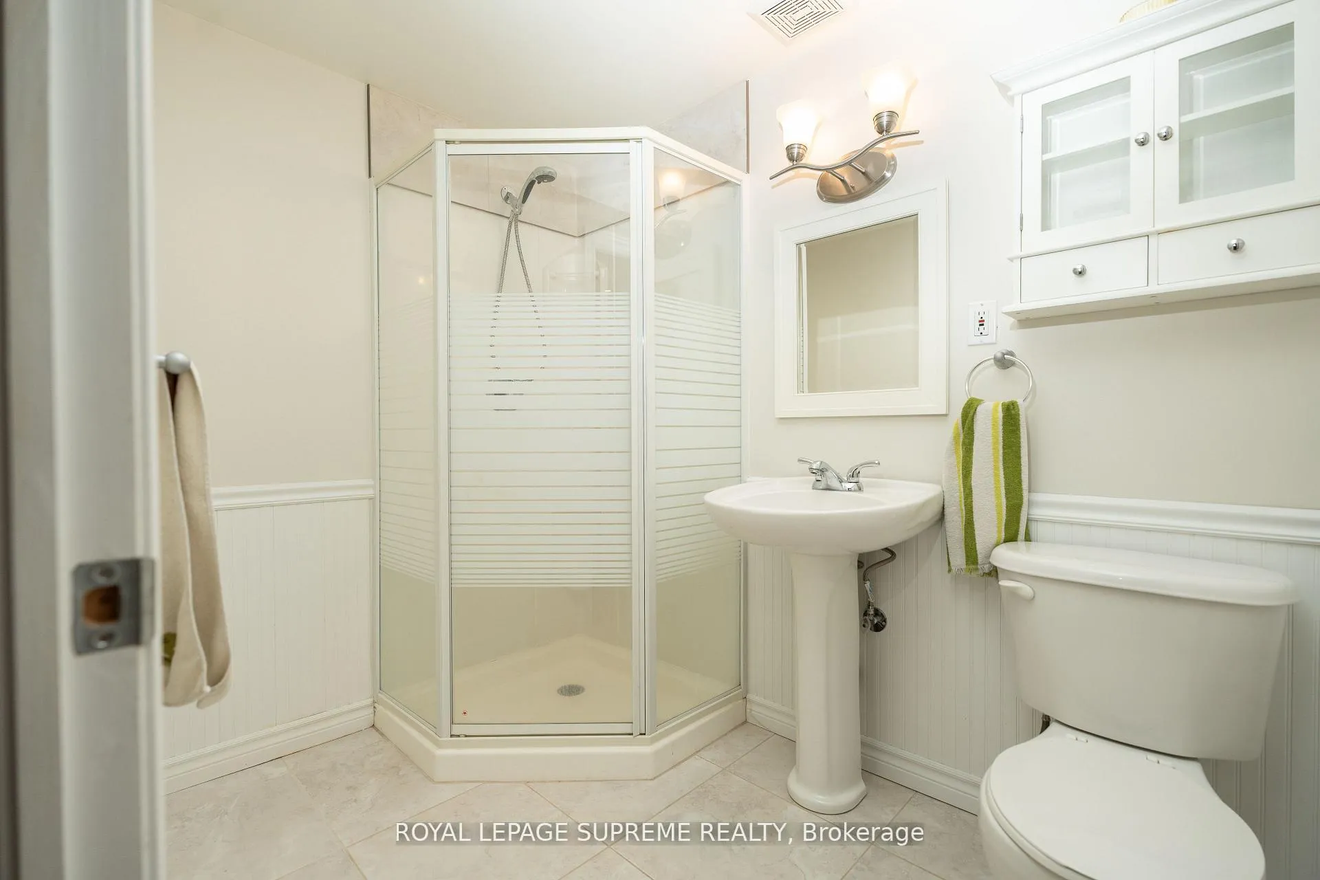 Photo 12 of 31 1/2 Thorold Road E, Welland, Prince Charles — HOMEH
