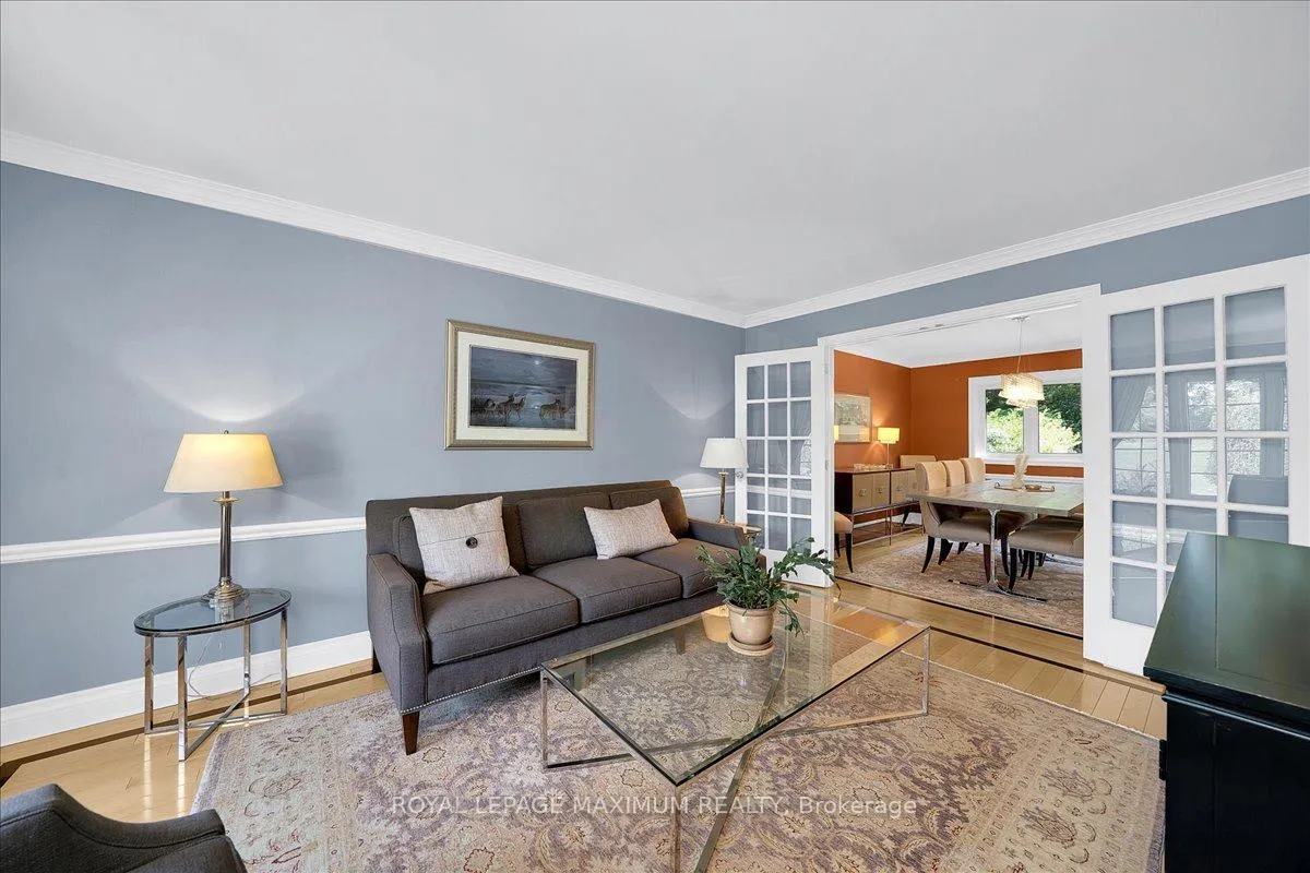 Photo 6 of 62 Montgomery Court, Markham, Buttonville — HOMEH
