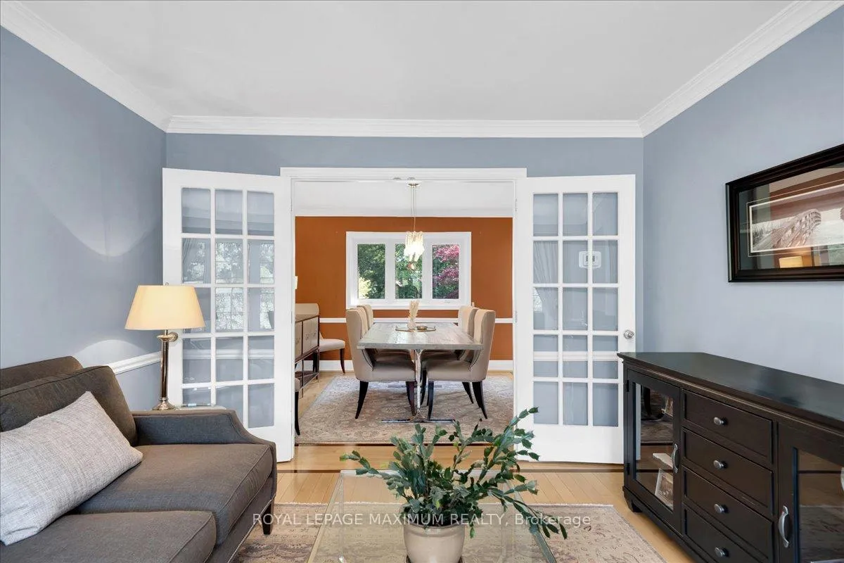 Photo 7 of 62 Montgomery Court, Markham, Buttonville — HOMEH