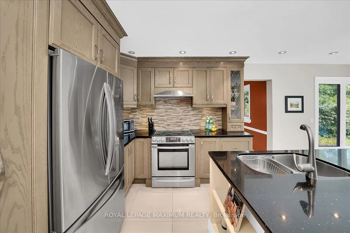 Photo 12 of 62 Montgomery Court, Markham, Buttonville — HOMEH