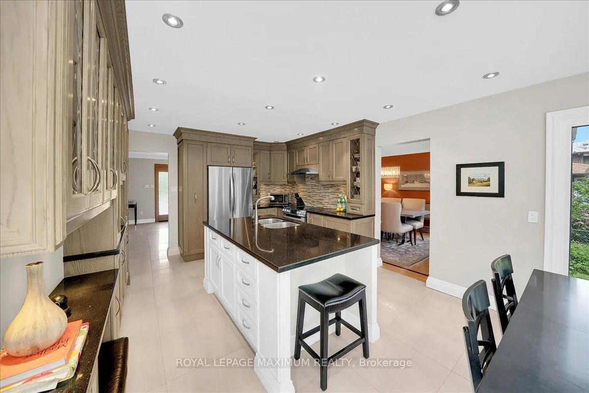 Photo 15 of 62 Montgomery Court, Markham, Buttonville — HOMEH