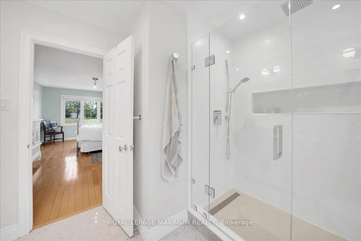 Photo 32 of 62 Montgomery Court, Markham, Buttonville — HOMEH