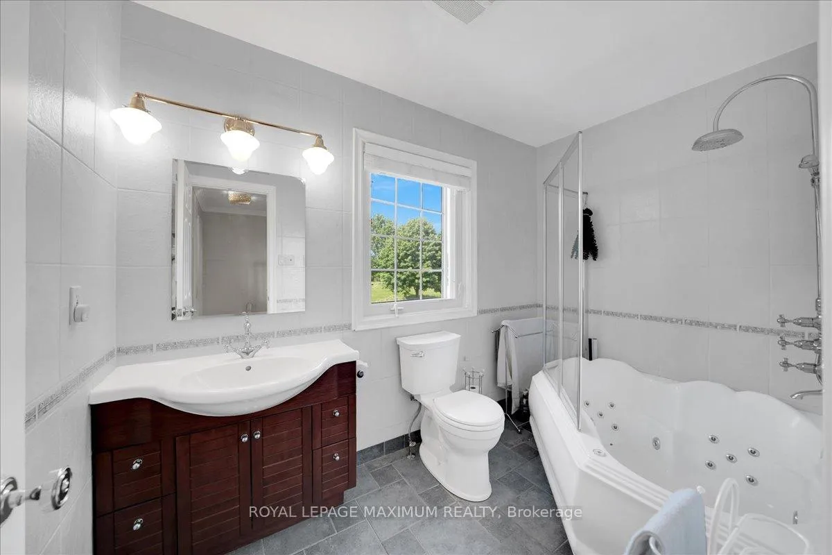 Photo 36 of 62 Montgomery Court, Markham, Buttonville — HOMEH