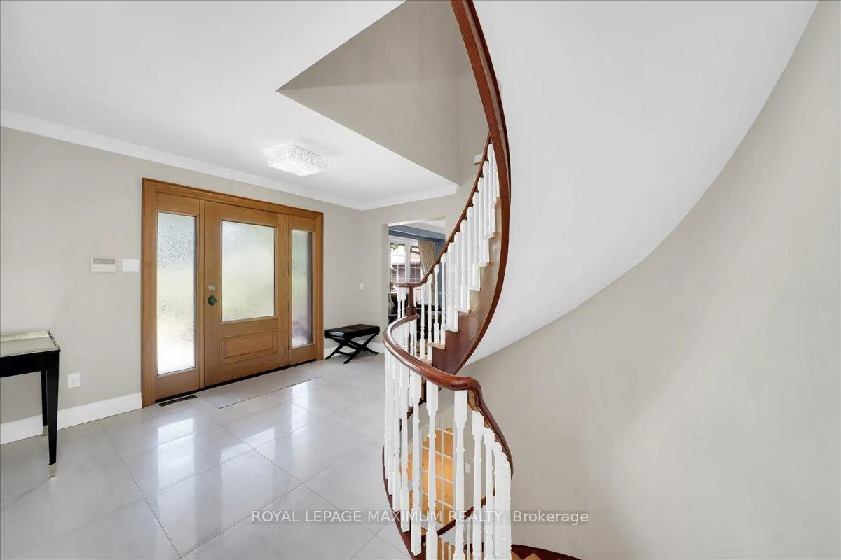 Photo 38 of 62 Montgomery Court, Markham, Buttonville — HOMEH
