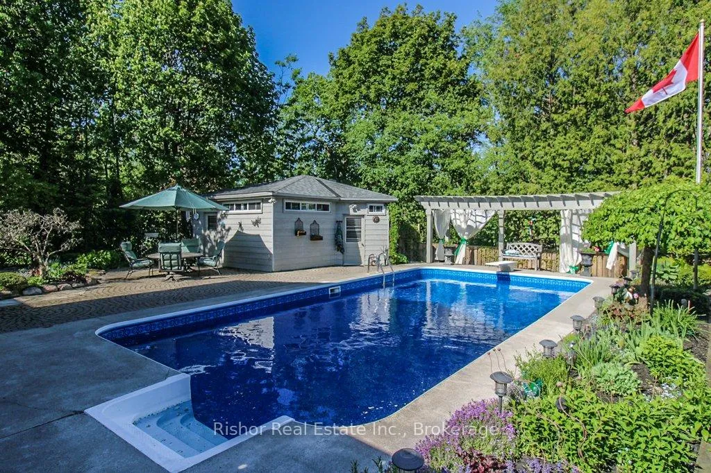 Photo 2 of 80 Kawartha Heights Boulevard, Peterborough, Monaghan Ward 2 — HOMEH