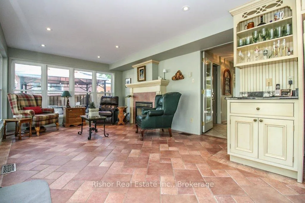 Photo 17 of 80 Kawartha Heights Boulevard, Peterborough, Monaghan Ward 2 — HOMEH
