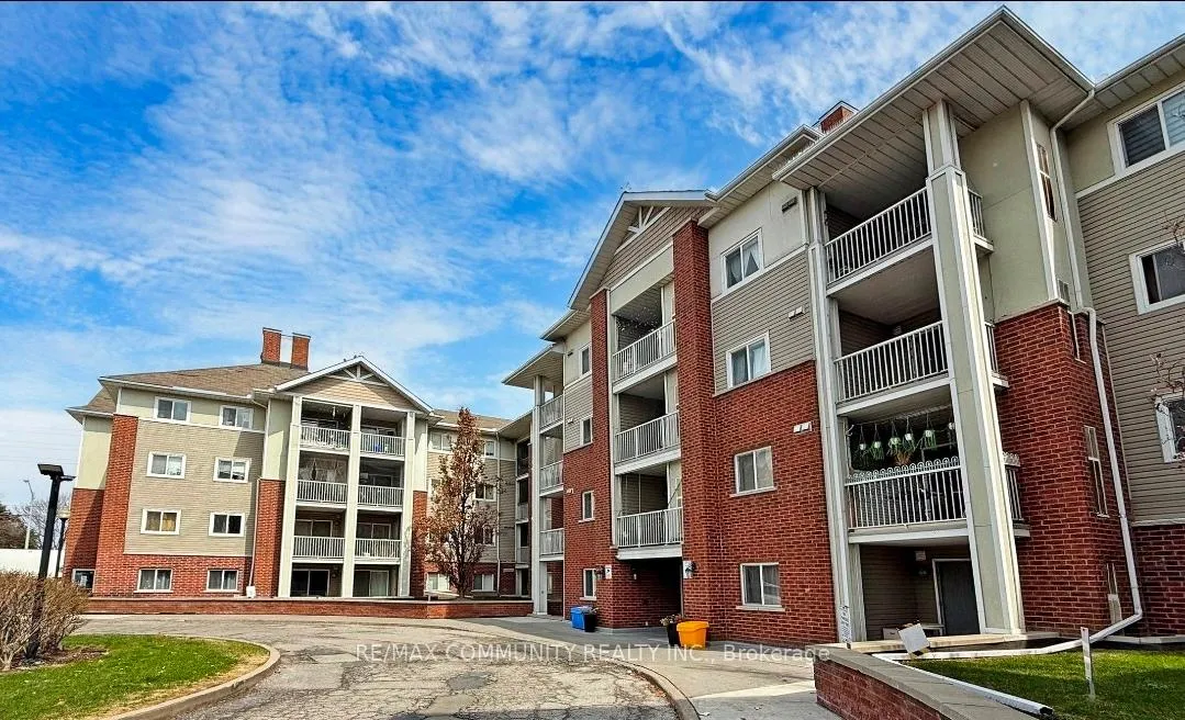 Front of Unit 423, 5225 Finch Avenue E