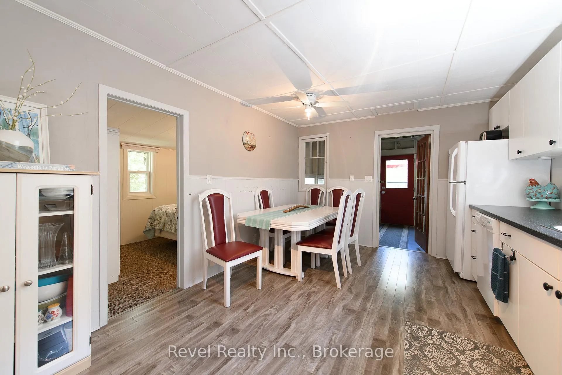 Photo 9 of 1693 Shore Lane, Wasaga Beach — HOMEH