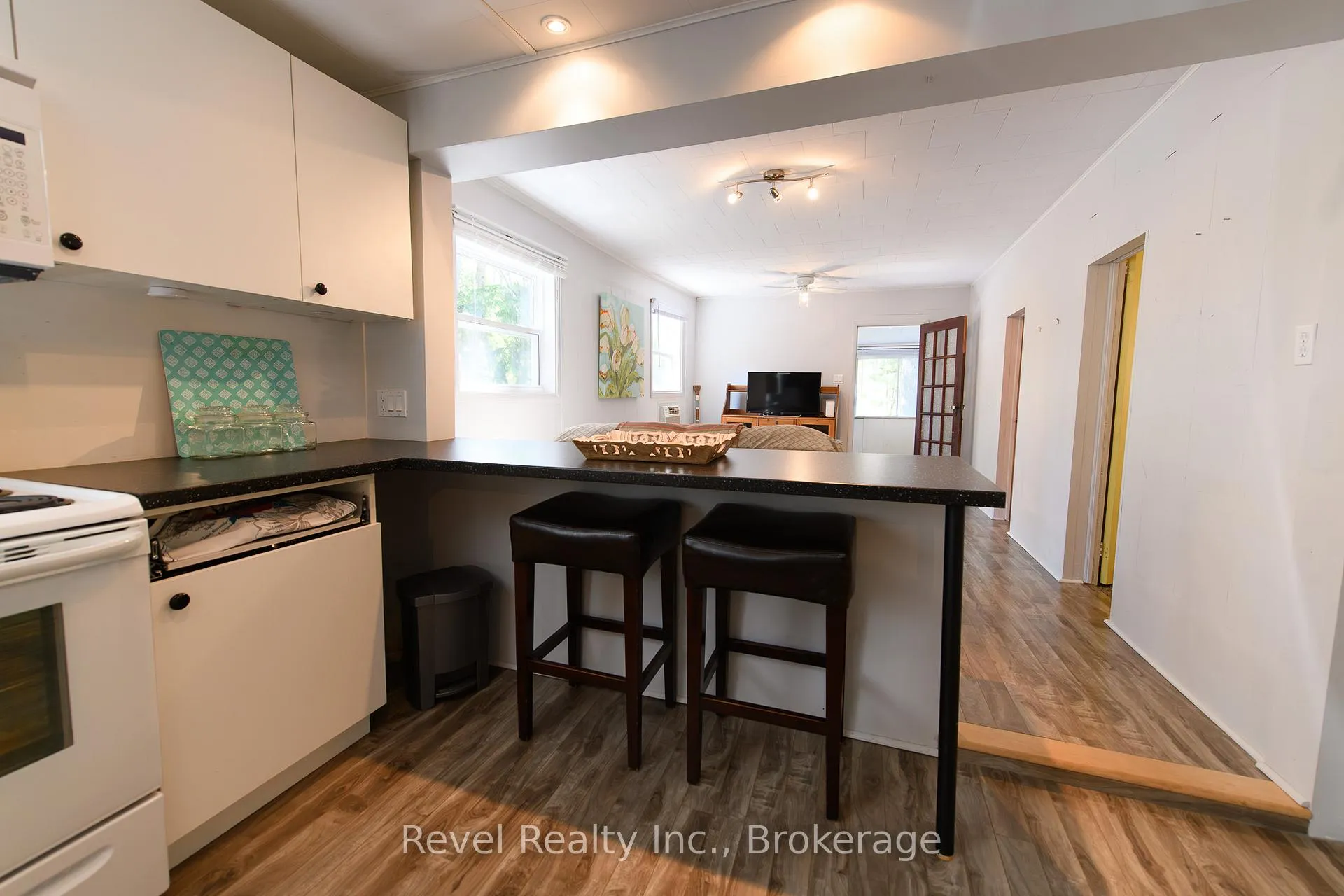 Photo 12 of 1693 Shore Lane, Wasaga Beach — HOMEH