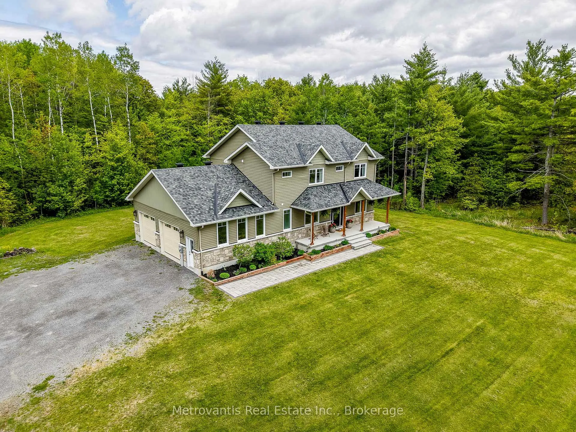 Photo 4 of 1384 Robertson Line, McNab/Braeside, Mcnab/Braeside Twps — HOMEH