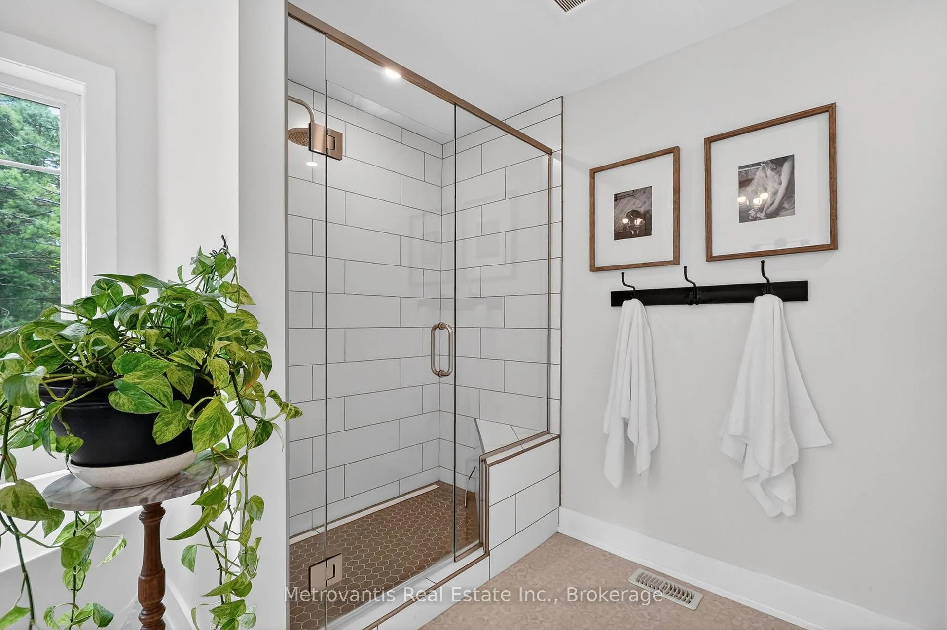 Photo 29 of 1384 Robertson Line, McNab/Braeside, Mcnab/Braeside Twps — HOMEH