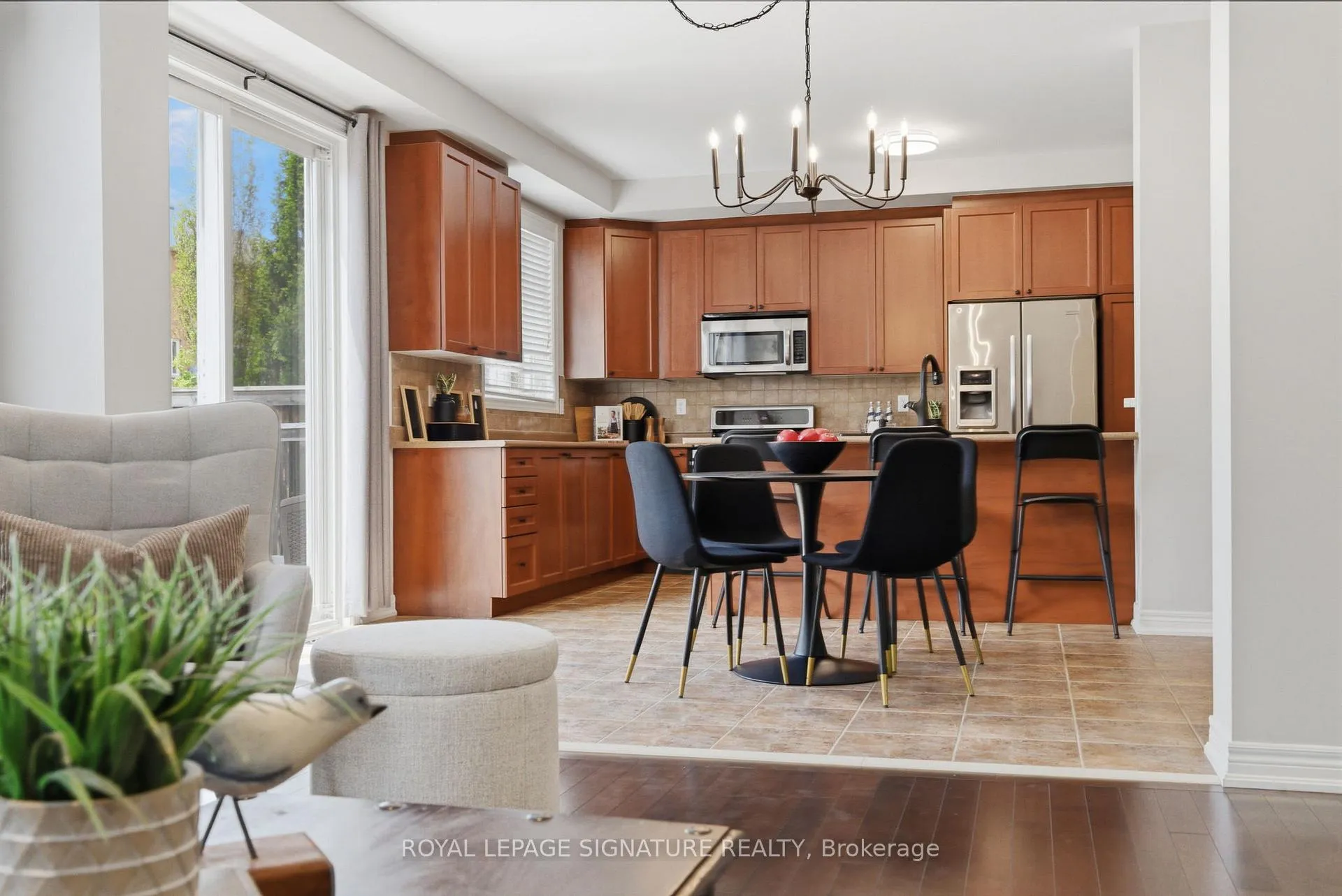 Photo 13 of 274 Montgomery Avenue, Whitby, Brooklin — HOMEH