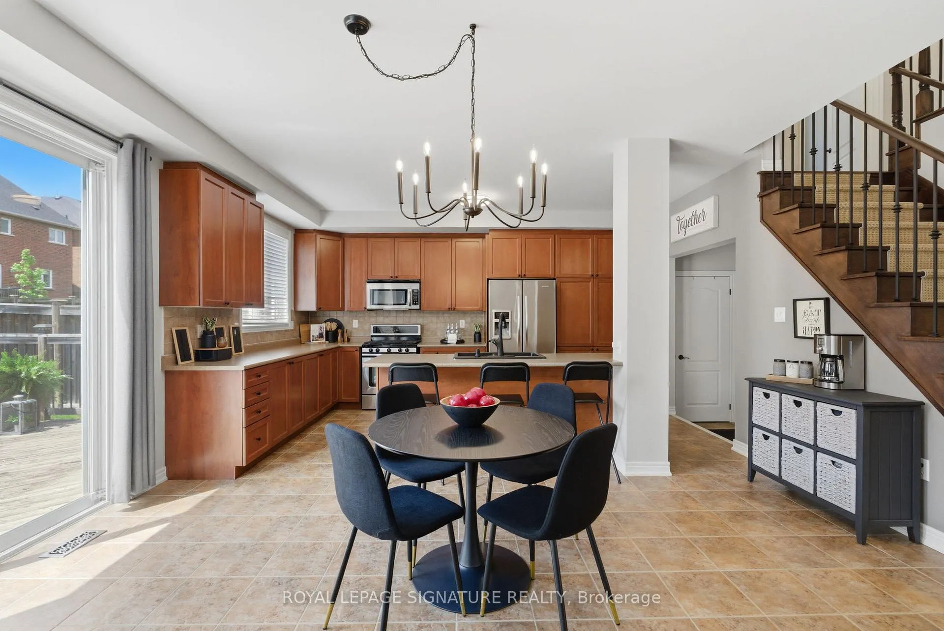 Photo 14 of 274 Montgomery Avenue, Whitby, Brooklin — HOMEH