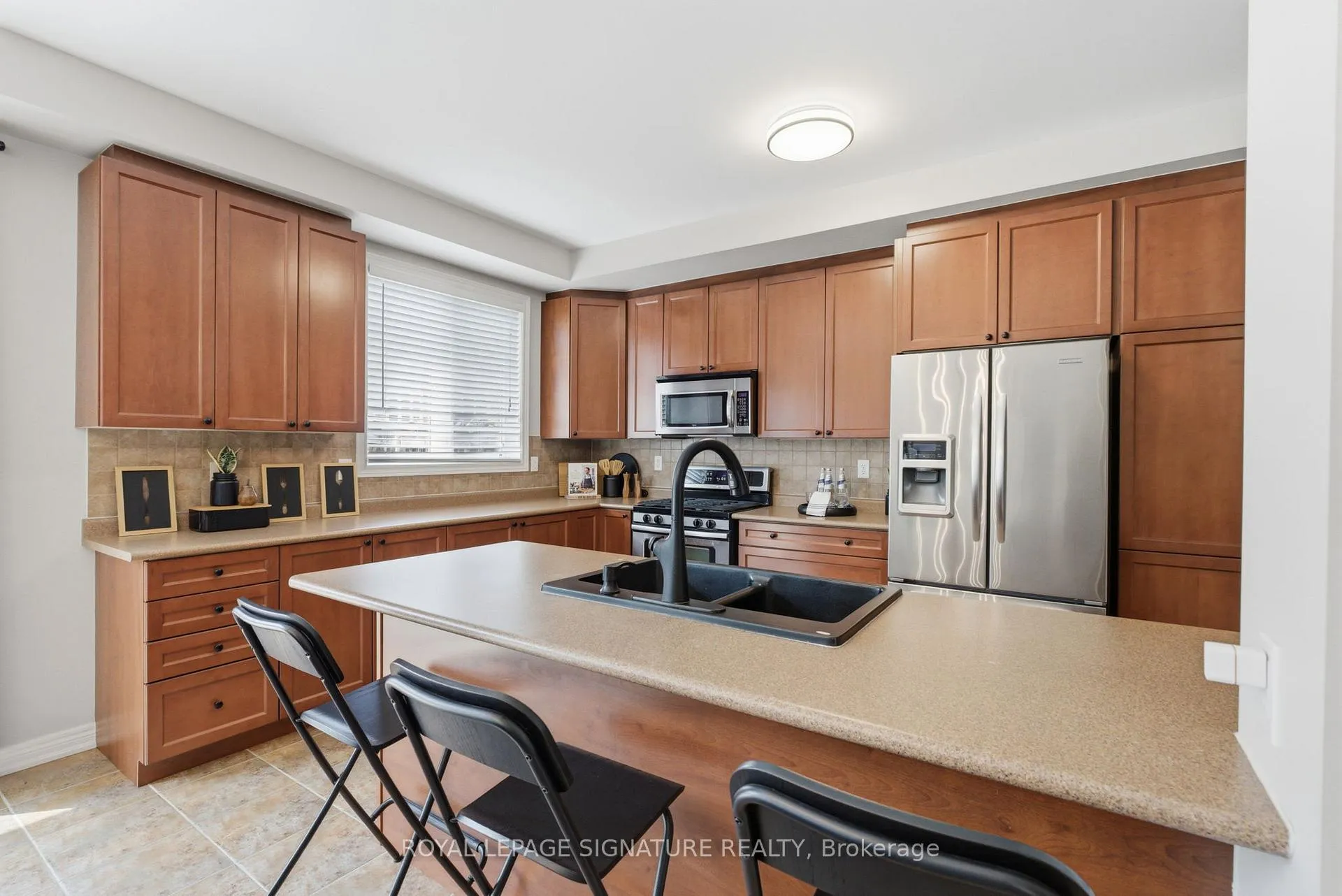 Photo 16 of 274 Montgomery Avenue, Whitby, Brooklin — HOMEH