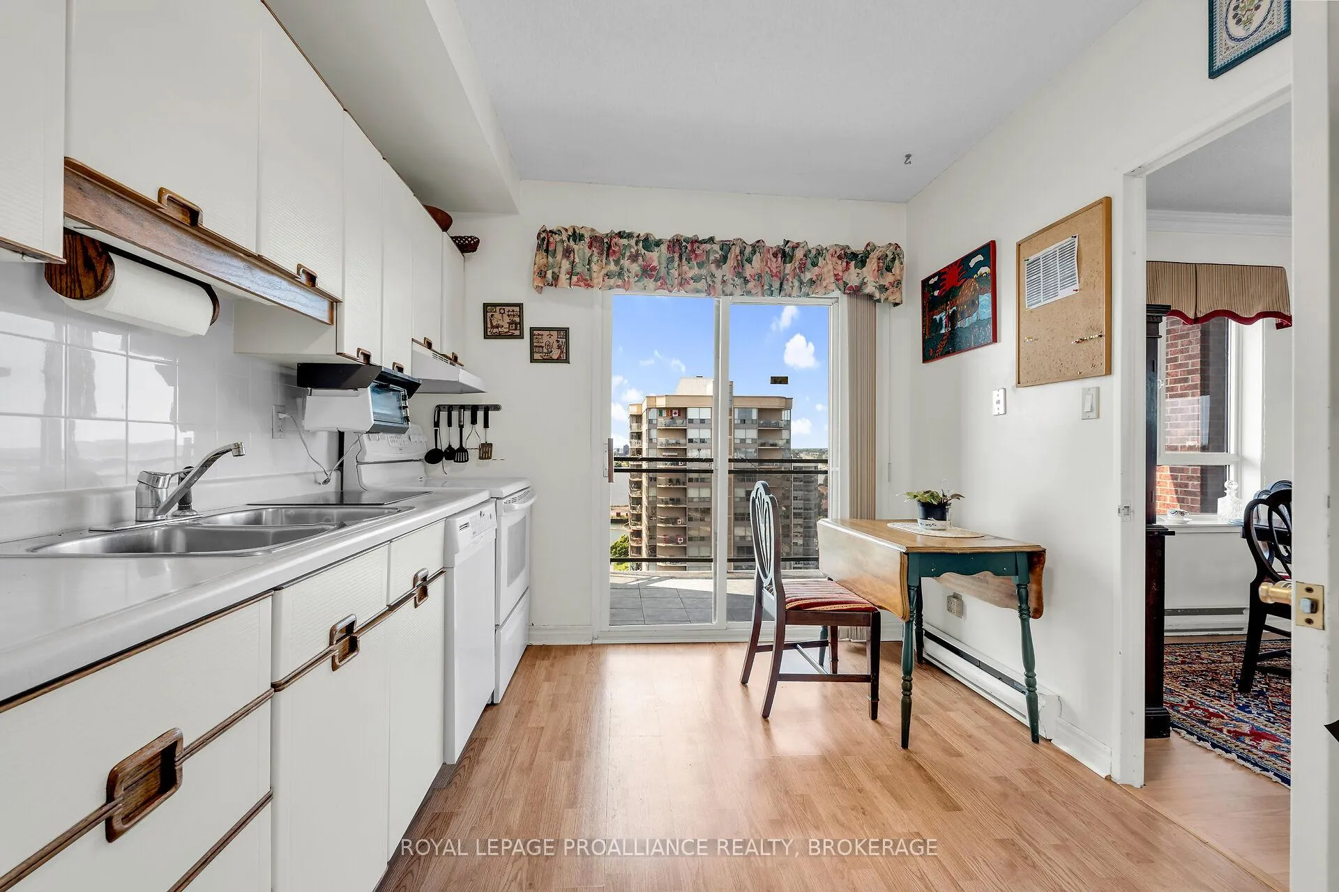 Photo 18 of Unit 1201, 1000 King Street W, Kingston, Central City West — HOMEH