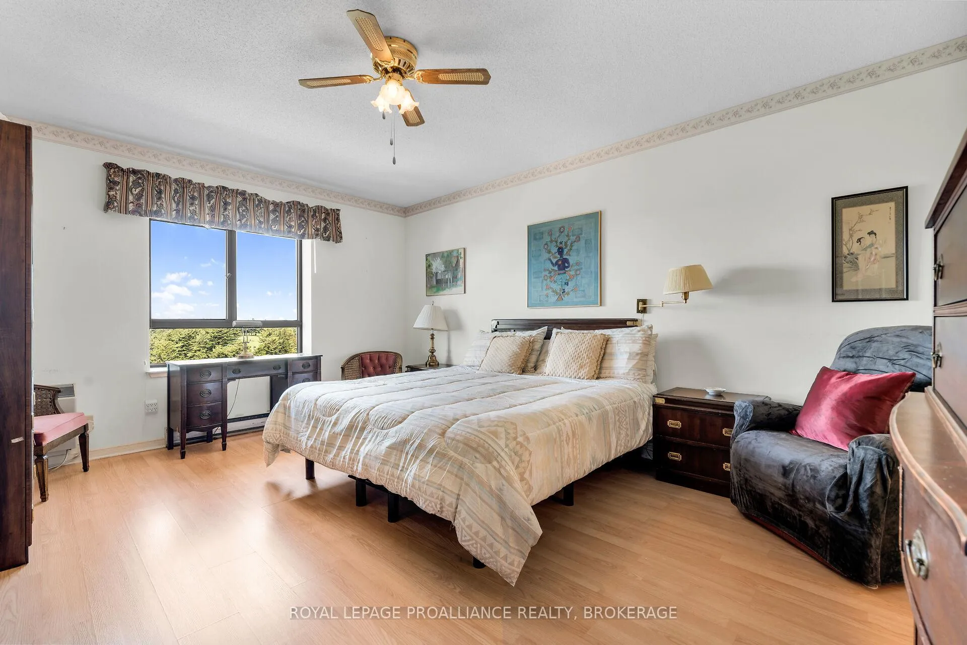 Photo 27 of Unit 1201, 1000 King Street W, Kingston, Central City West — HOMEH