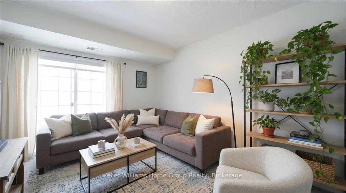 Photo 15 of 114 Ian Ormston Drive, Kitchener — HOMEH