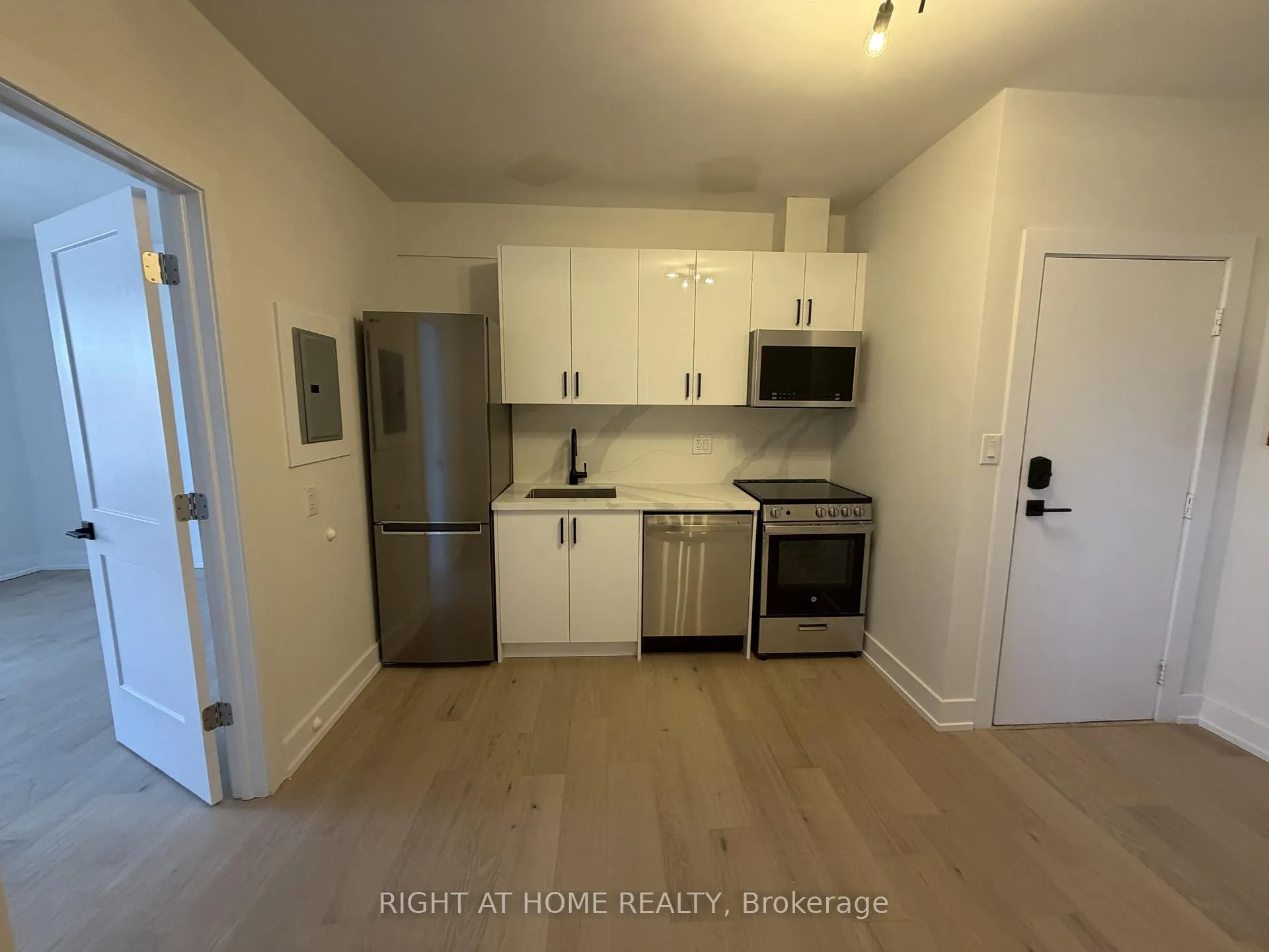 Photo 2 of Unit 201, 2245 Dundas Street W, Toronto, High Park-Swansea — HOMEH