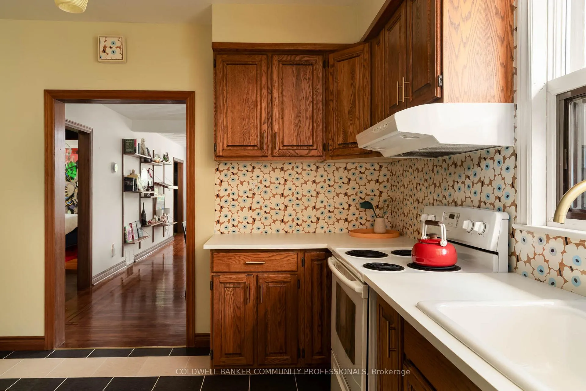 Photo 10 of 141 Rothsay Avenue, Hamilton, Delta — HOMEH