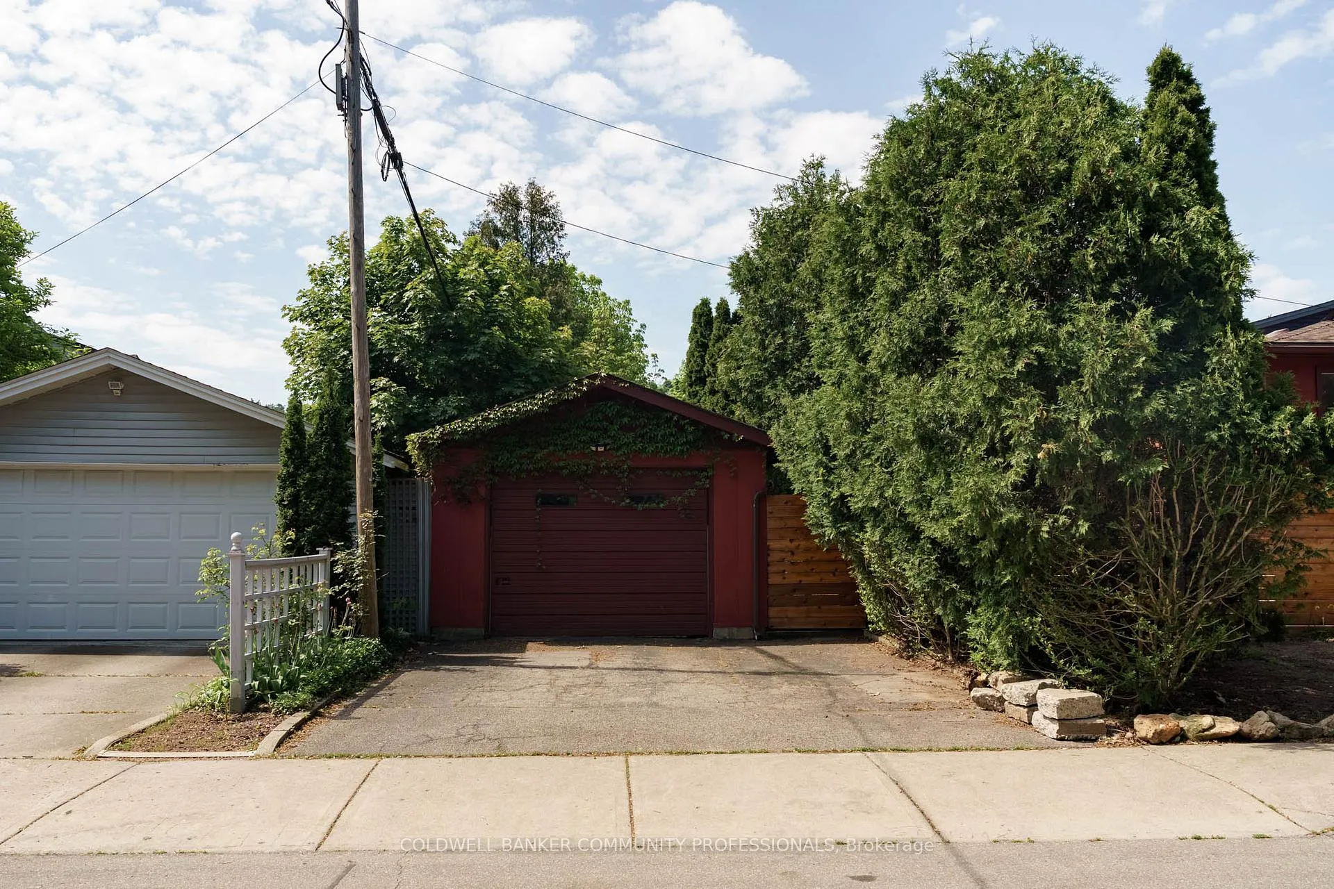 Photo 35 of 141 Rothsay Avenue, Hamilton, Delta — HOMEH