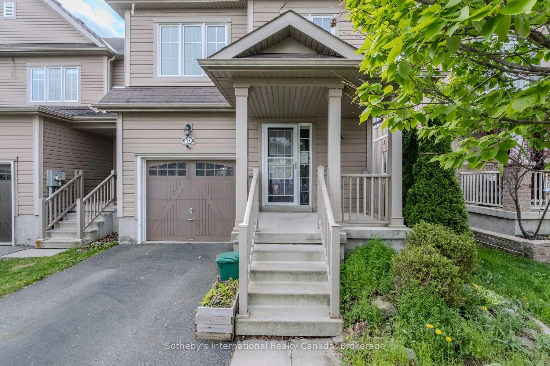 Photo 3 of 17 Dwyer Court, Brantford, Empire South — HOMEH