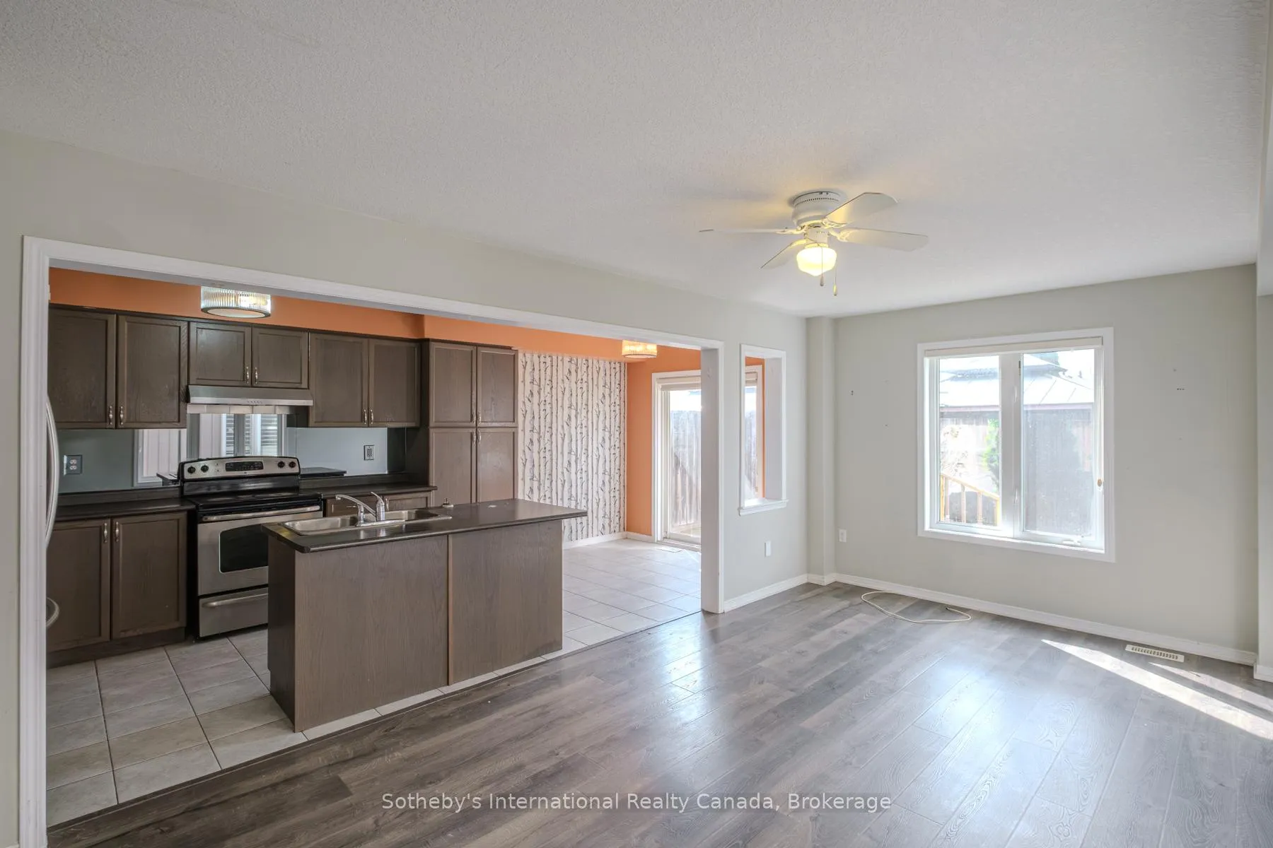 Photo 7 of 17 Dwyer Court, Brantford, Empire South — HOMEH