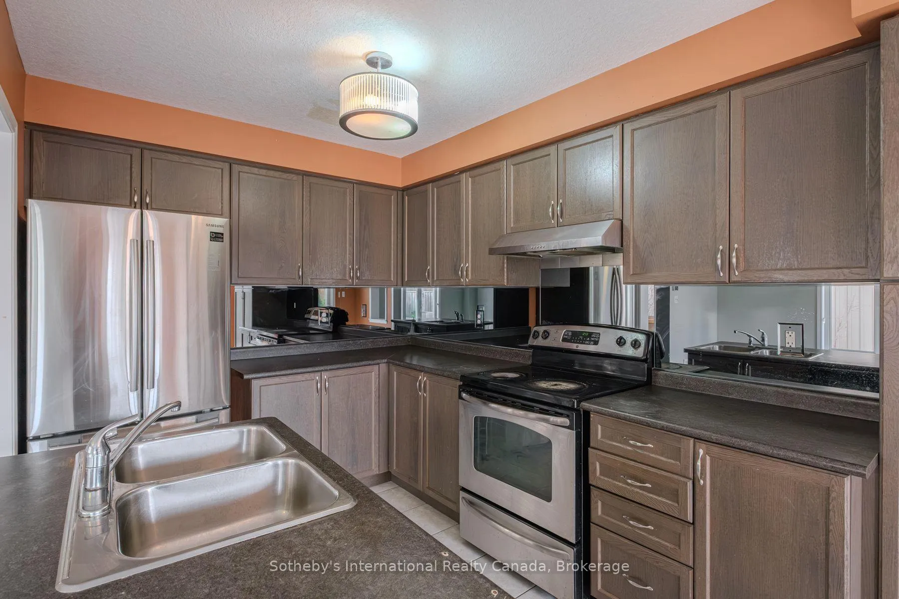 Photo 9 of 17 Dwyer Court, Brantford, Empire South — HOMEH