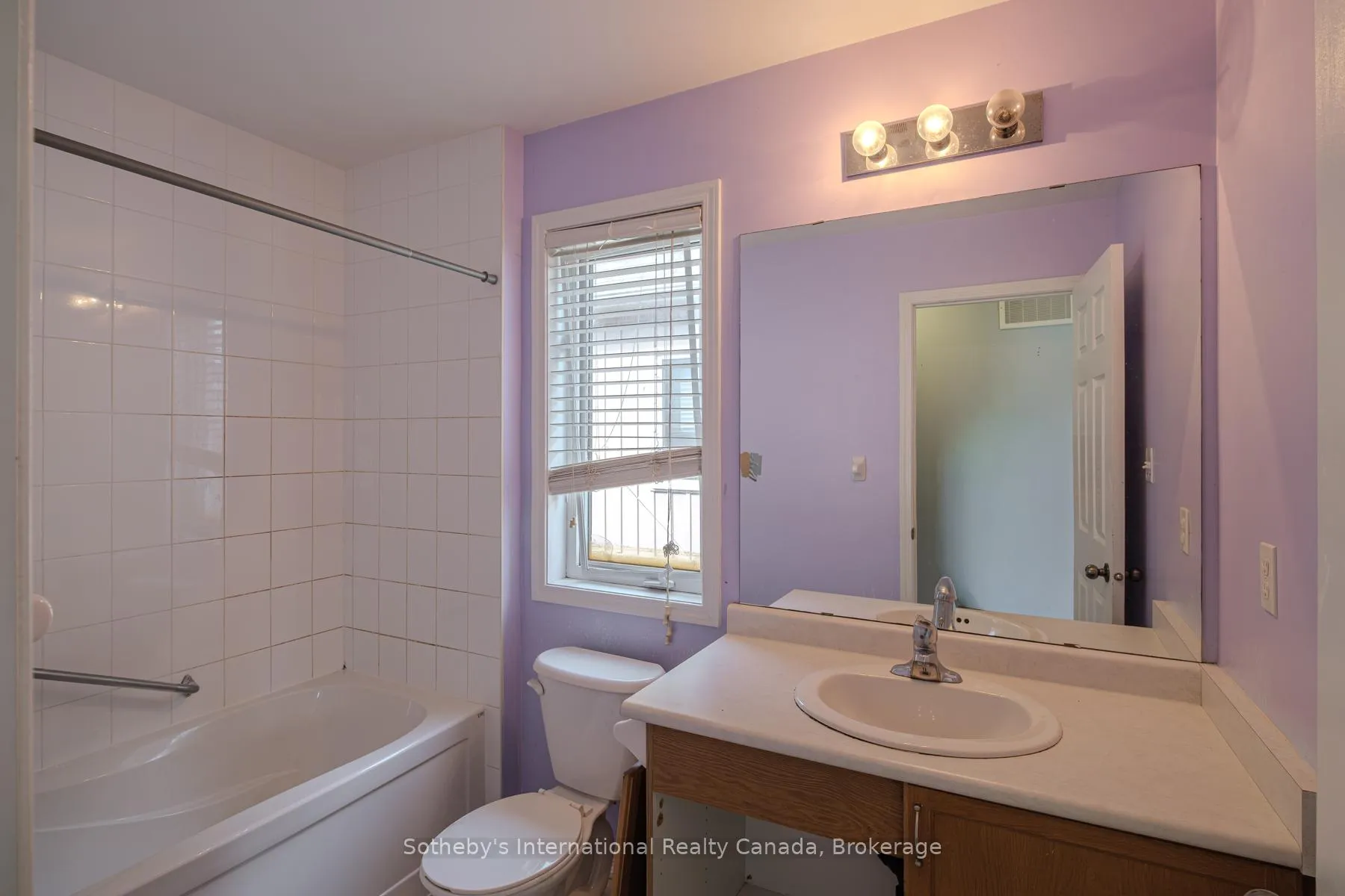 Photo 14 of 17 Dwyer Court, Brantford, Empire South — HOMEH
