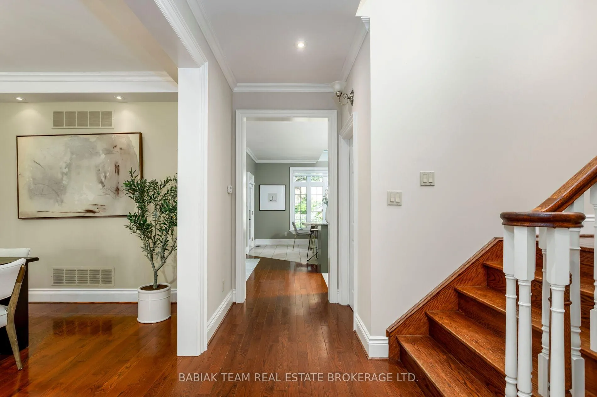 Photo 10 of 3 Humbercrest Boulevard, Toronto, Lambton Baby Point — HOMEH
