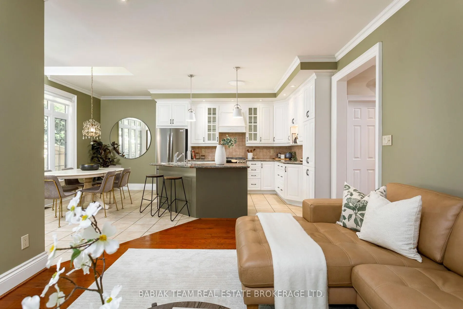 Photo 16 of 3 Humbercrest Boulevard, Toronto, Lambton Baby Point — HOMEH