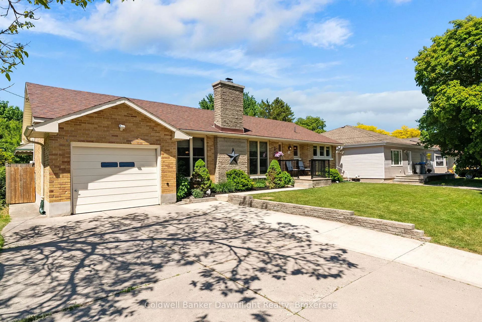 Photo 2 of 116 Sanders Street E, South Huron, Exeter — HOMEH