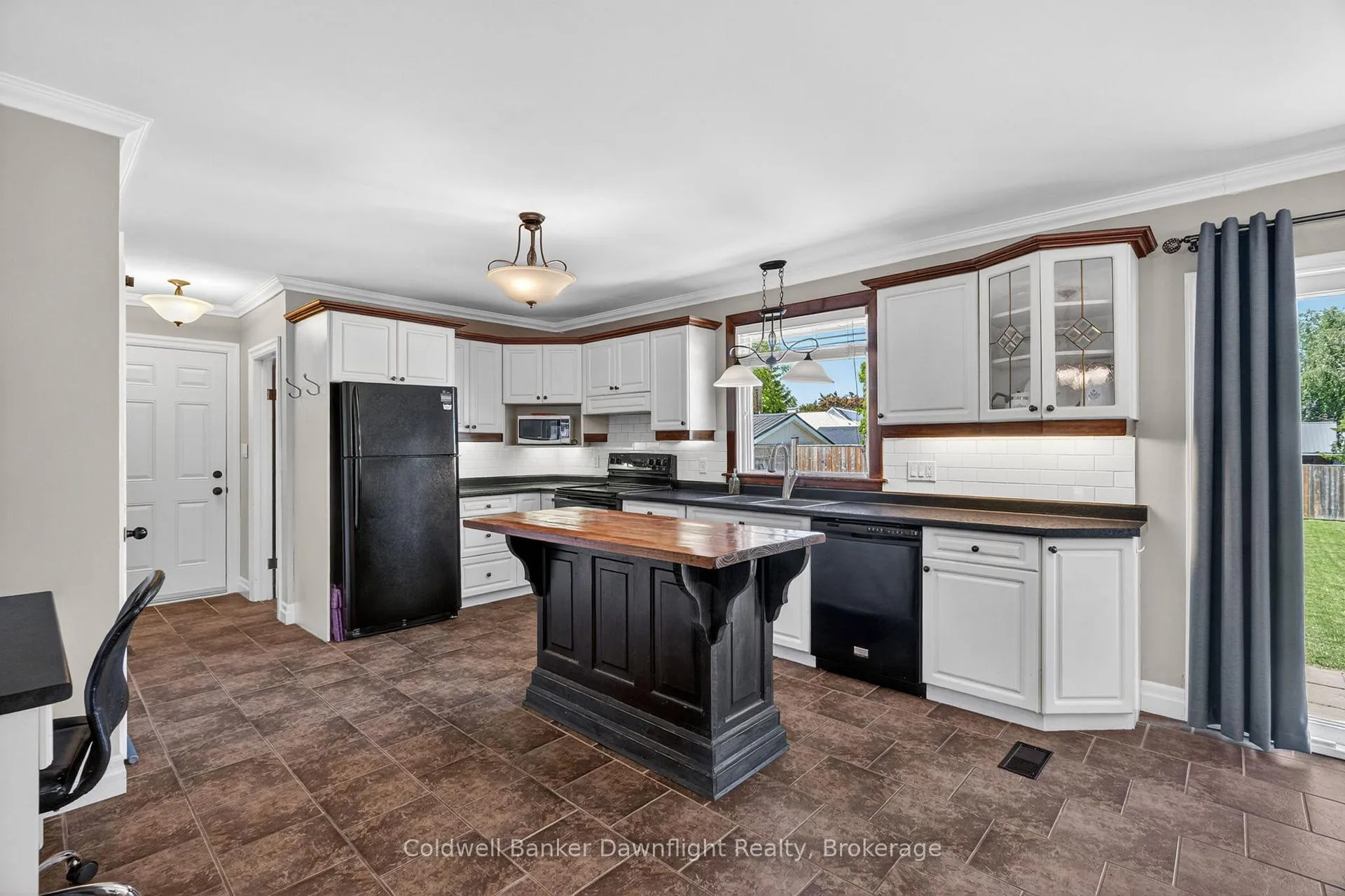 Photo 14 of 116 Sanders Street E, South Huron, Exeter — HOMEH