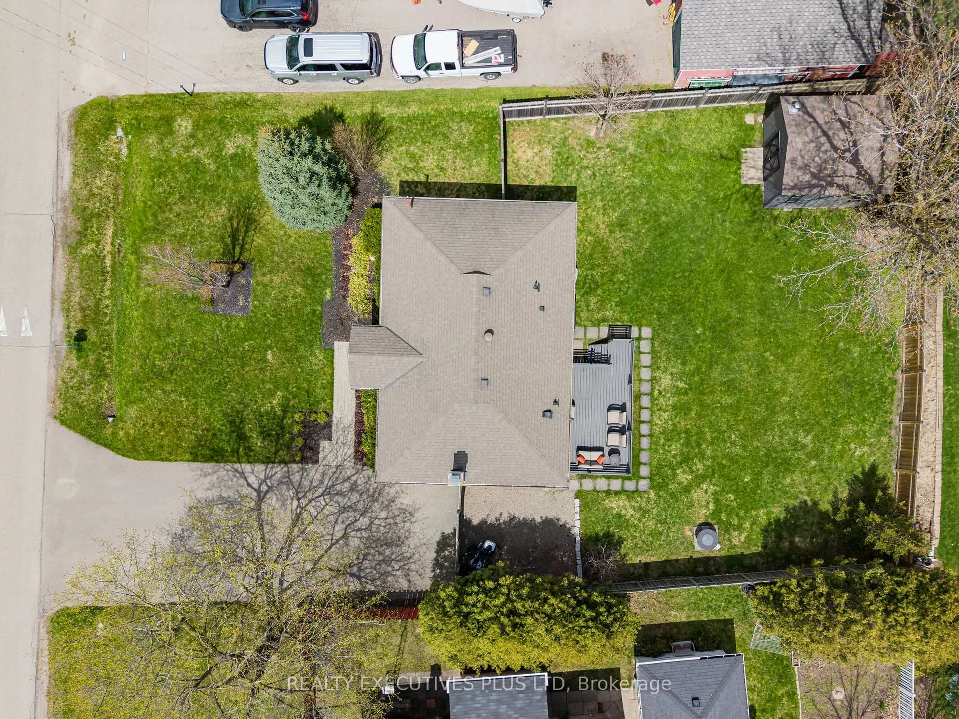 Photo 2 of 9 Hazelbury Drive, King, Nobleton — HOMEH