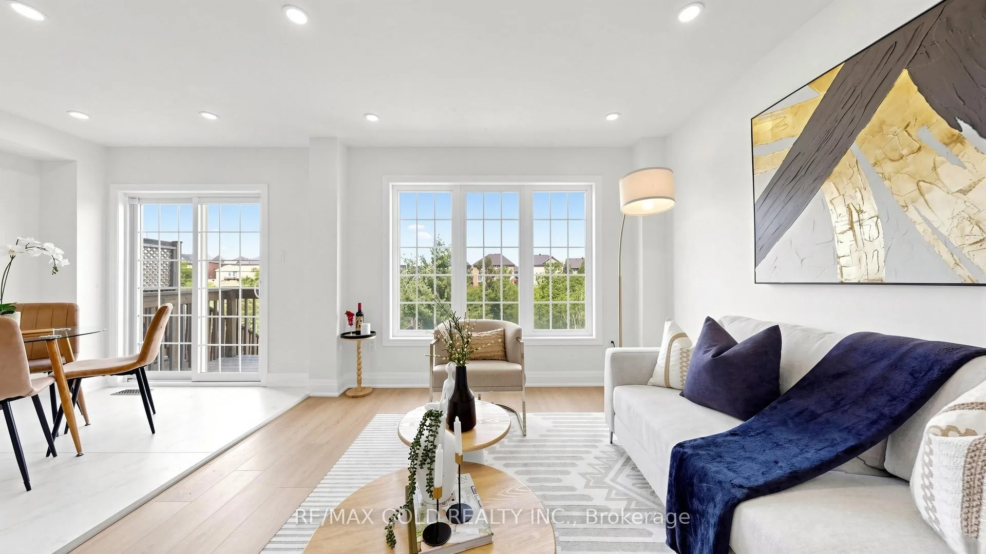 Photo 11 of 9 Edgewater Court, Brampton, Sandringham-Wellington — HOMEH