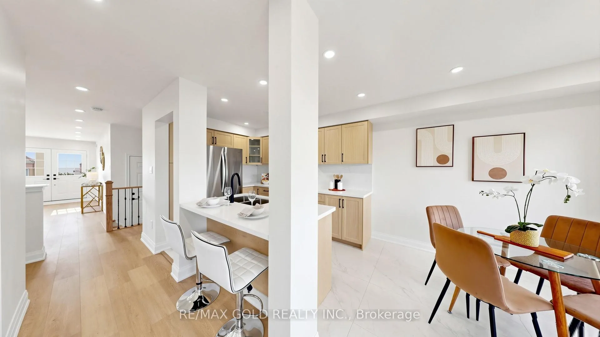 Photo 14 of 9 Edgewater Court, Brampton, Sandringham-Wellington — HOMEH