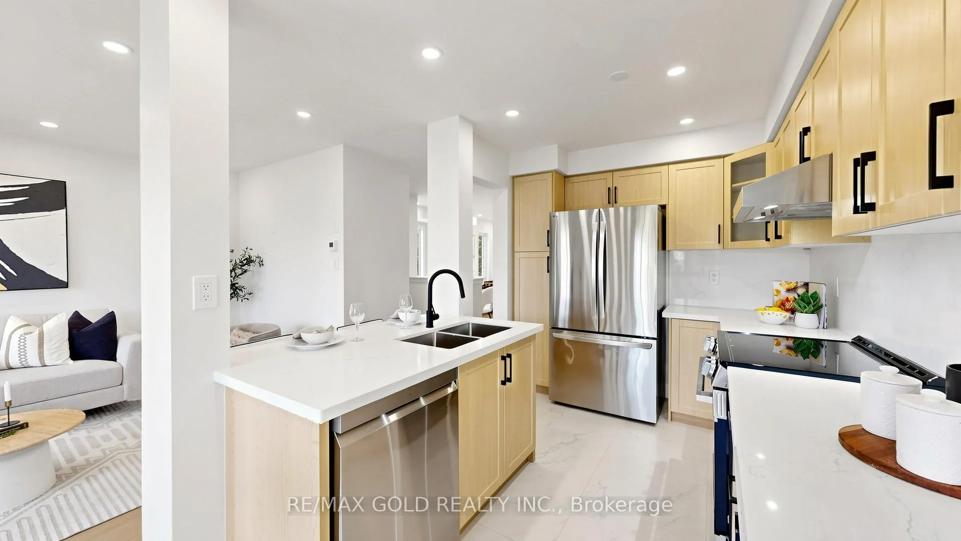 Photo 15 of 9 Edgewater Court, Brampton, Sandringham-Wellington — HOMEH