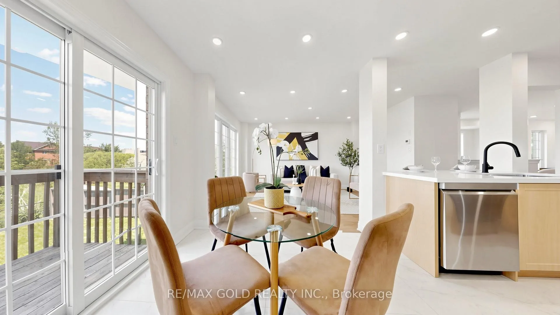 Photo 19 of 9 Edgewater Court, Brampton, Sandringham-Wellington — HOMEH