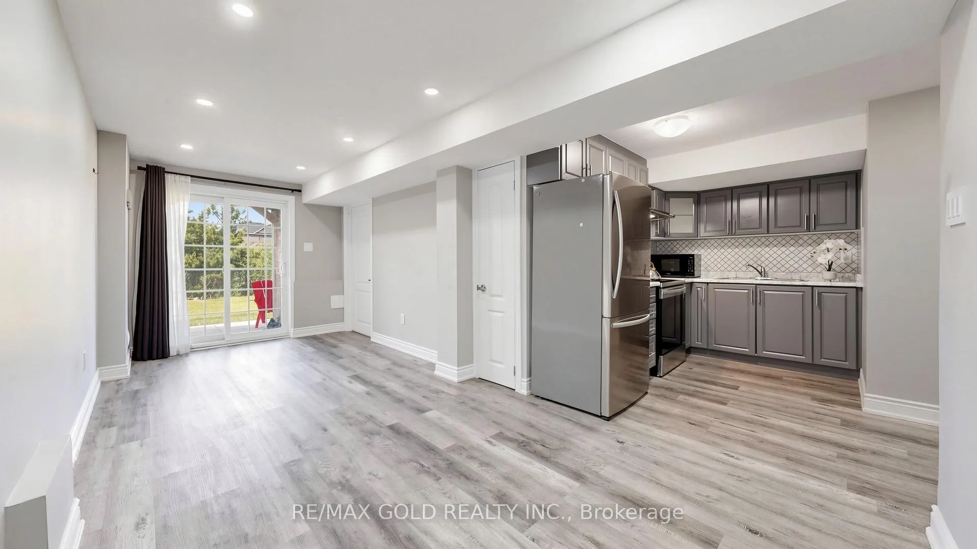 Photo 34 of 9 Edgewater Court, Brampton, Sandringham-Wellington — HOMEH