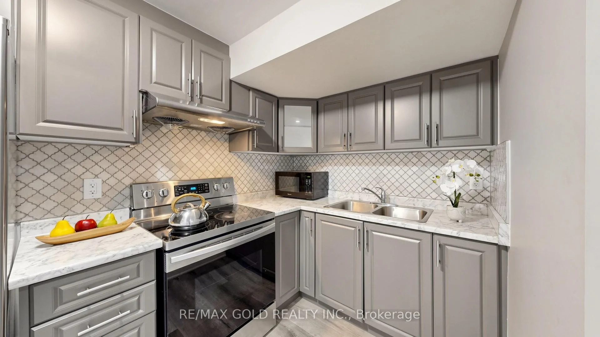 Photo 36 of 9 Edgewater Court, Brampton, Sandringham-Wellington — HOMEH