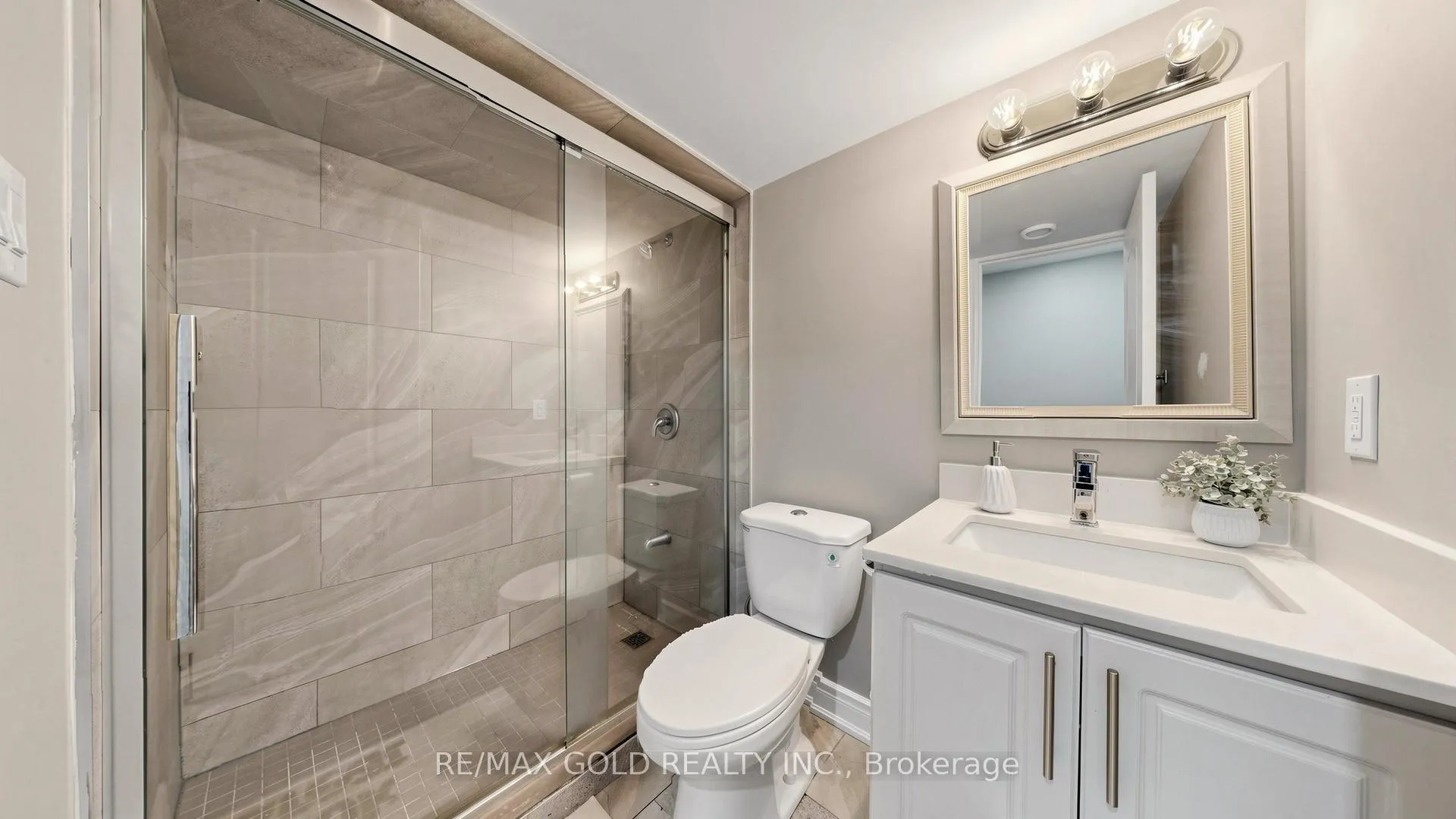 Photo 37 of 9 Edgewater Court, Brampton, Sandringham-Wellington — HOMEH