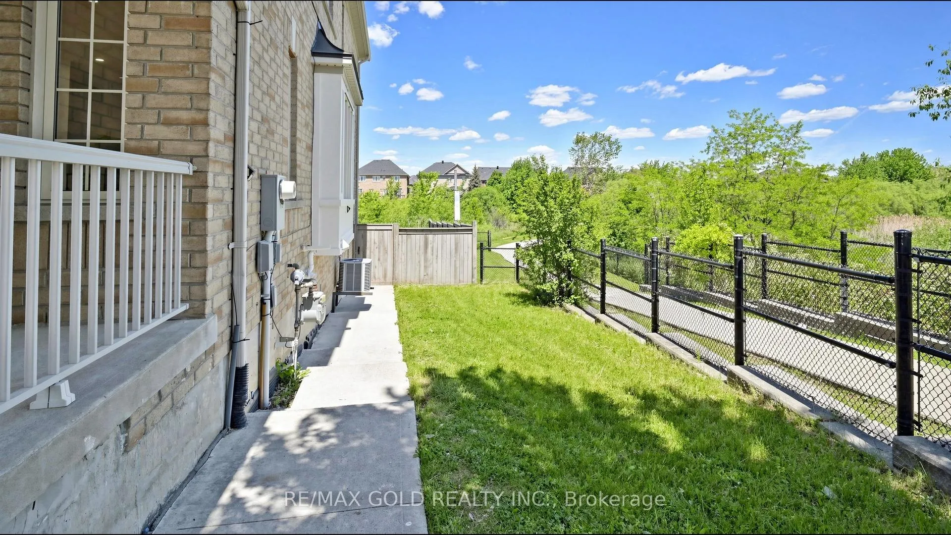 Photo 44 of 9 Edgewater Court, Brampton, Sandringham-Wellington — HOMEH