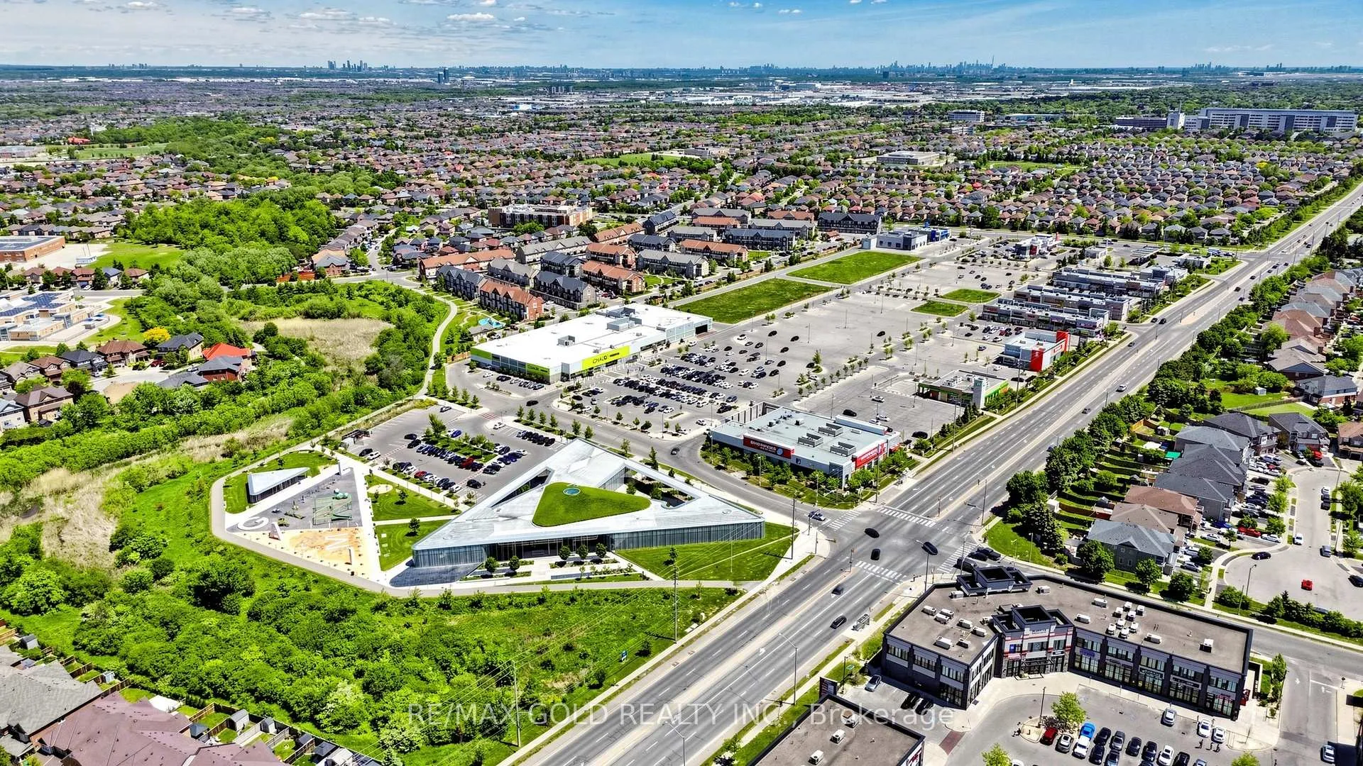 Photo 49 of 9 Edgewater Court, Brampton, Sandringham-Wellington — HOMEH