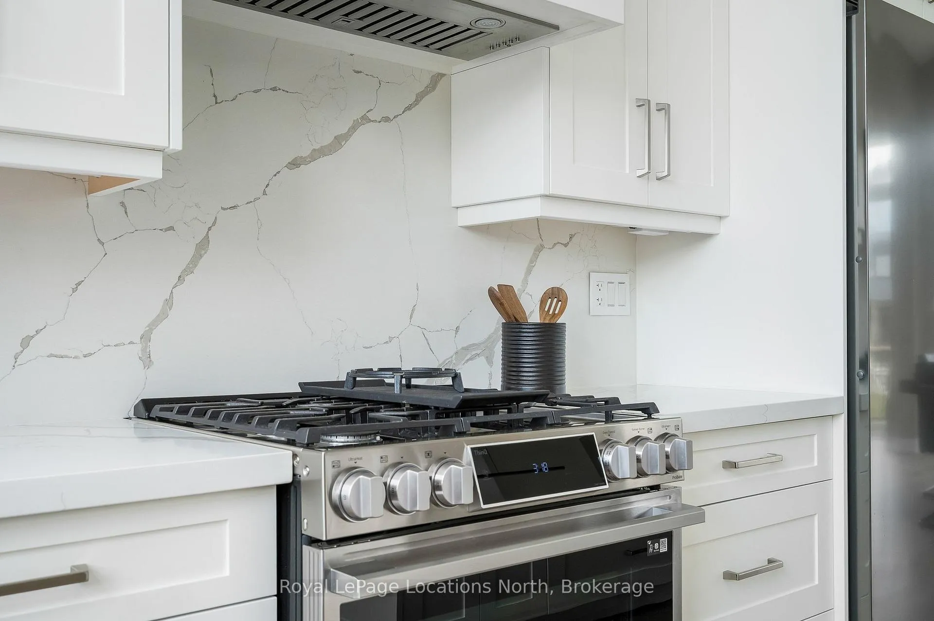 Photo 10 of 116 Stoneleigh Drive, Blue Mountains — HOMEH