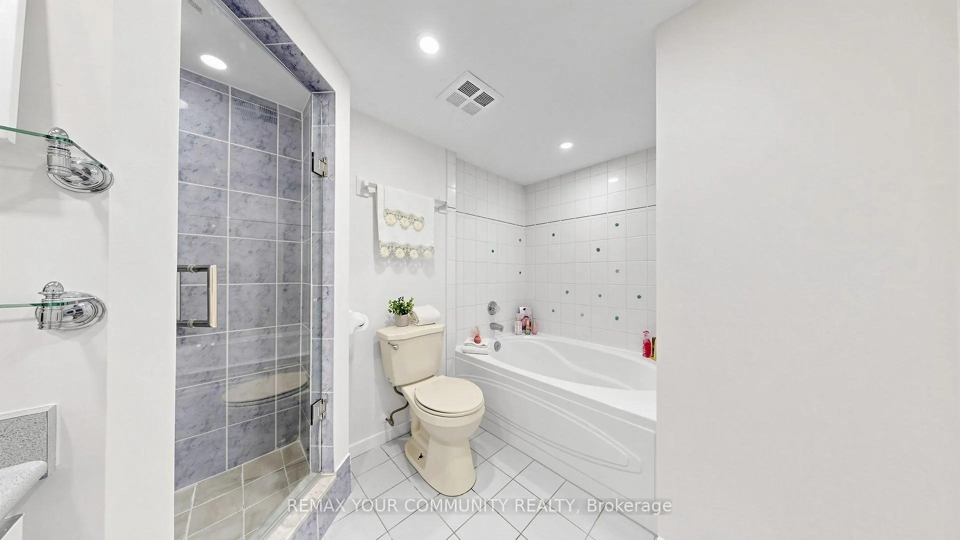 Photo 30 of Unit 1215, 1 Rowntree Road, Etobicoke, Mount Olive-Silverstone-Jamestown — HOMEH