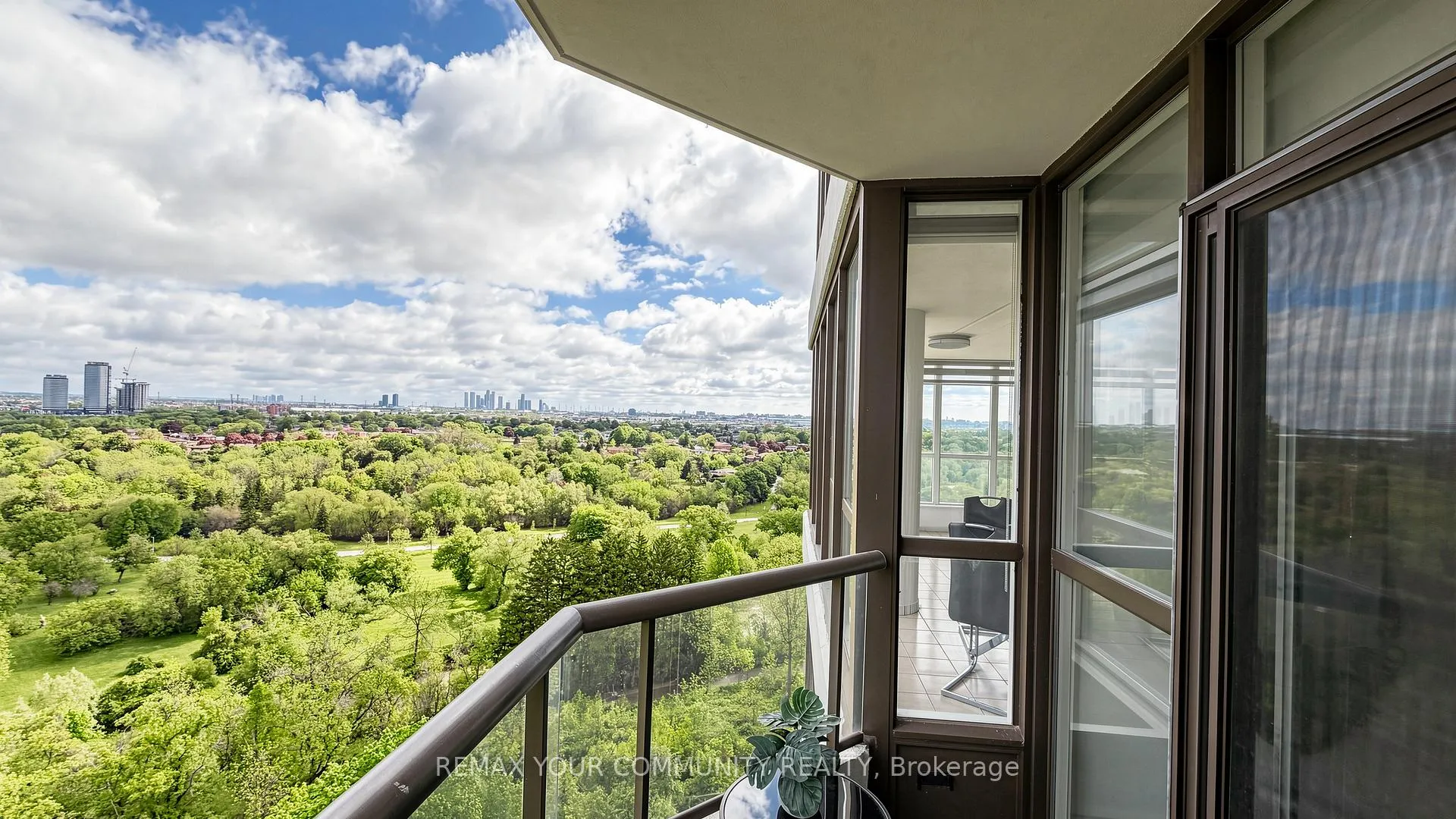 Photo 38 of Unit 1215, 1 Rowntree Road, Etobicoke, Mount Olive-Silverstone-Jamestown — HOMEH
