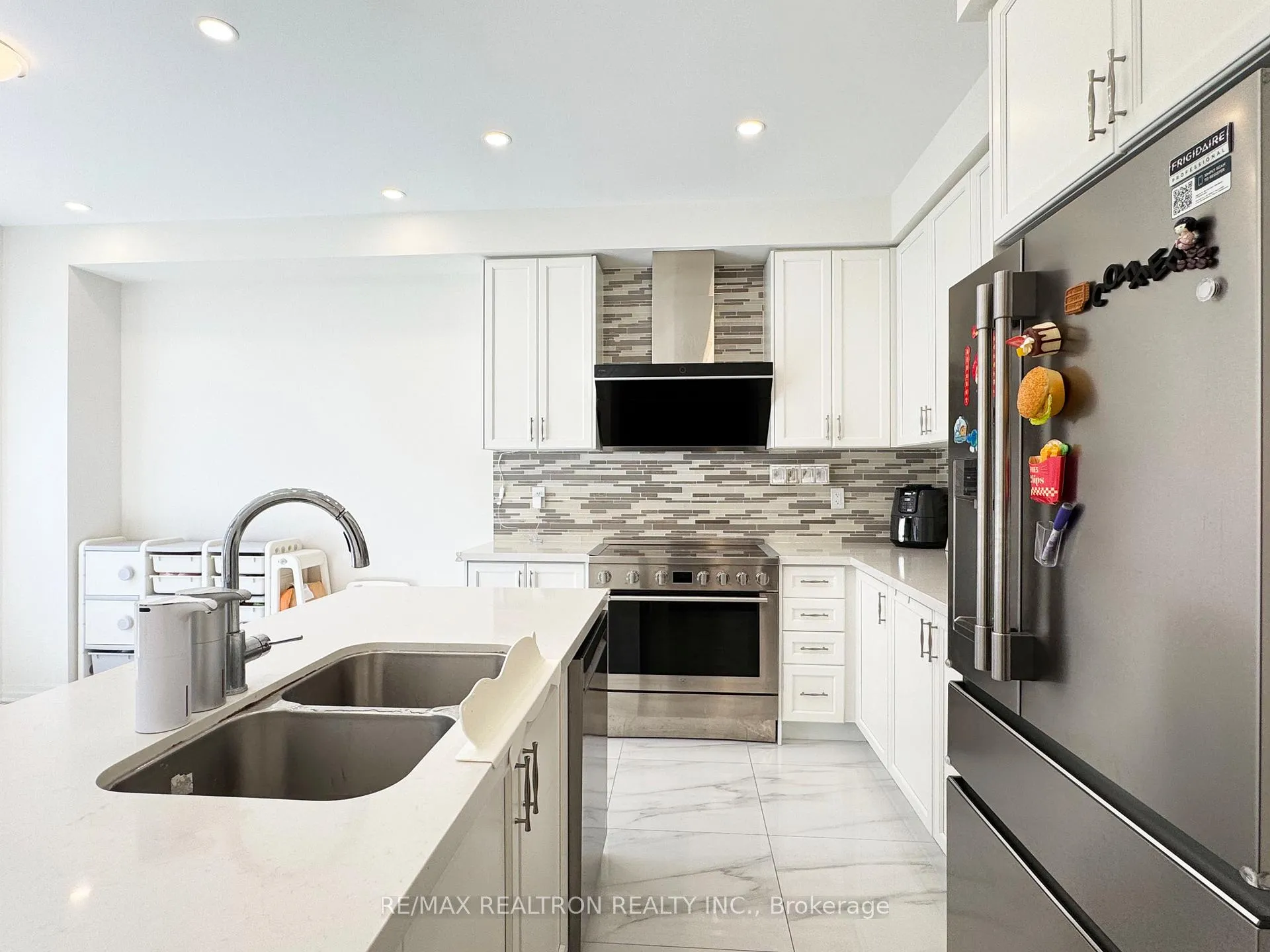 Photo 4 of 7 Crofting Crescent, Markham, Wismer — HOMEH