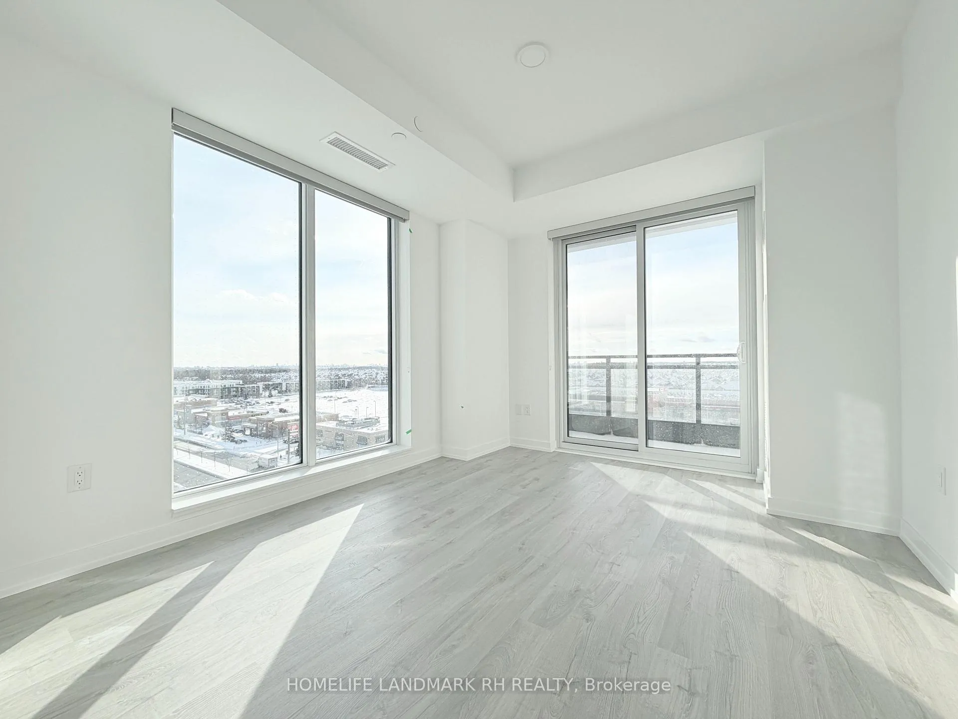 Photo 3 of Unit 1003, 9763 Markham Road, Markham, Greensborough — HOMEH