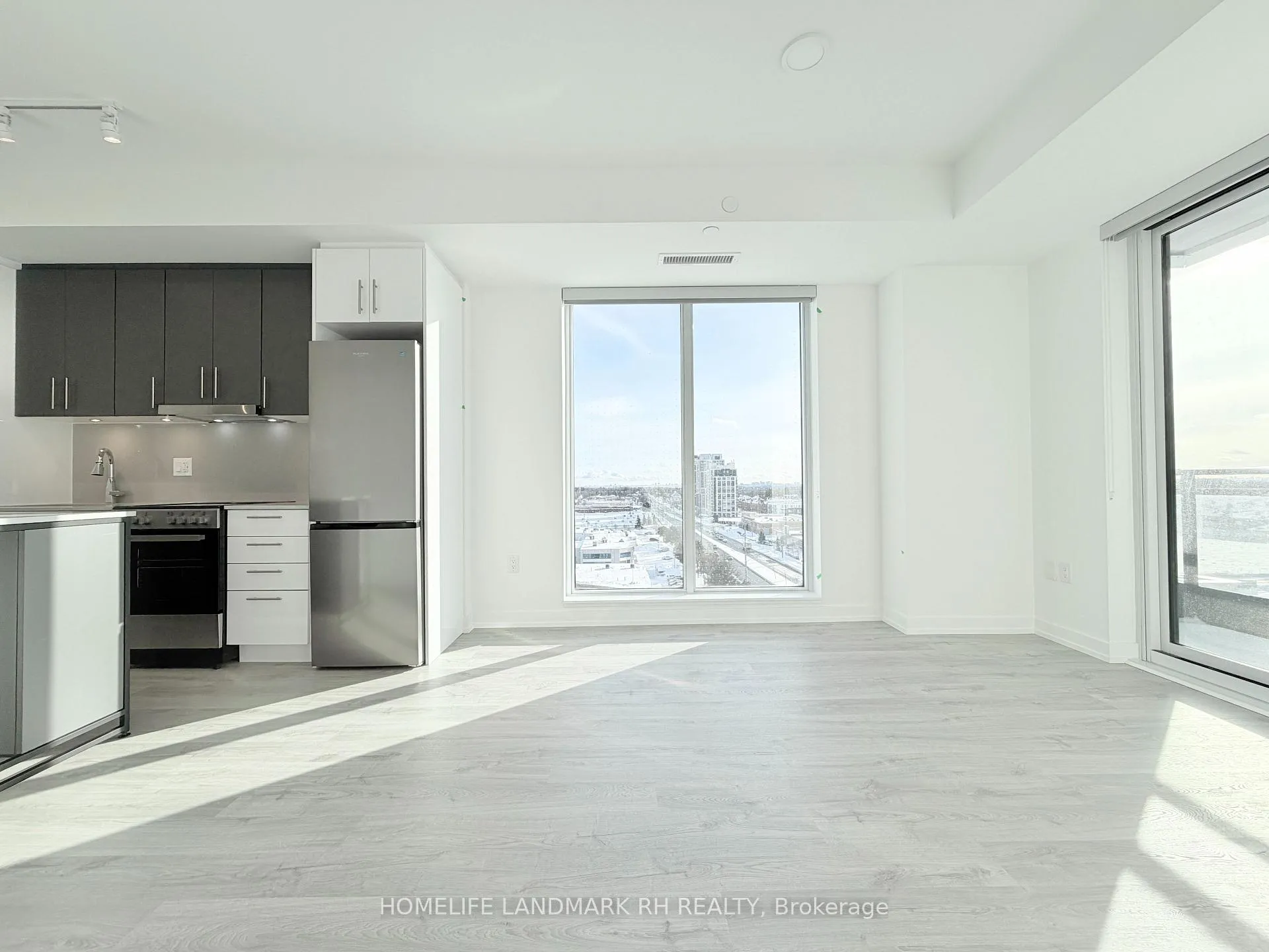 Photo 4 of Unit 1003, 9763 Markham Road, Markham, Greensborough — HOMEH
